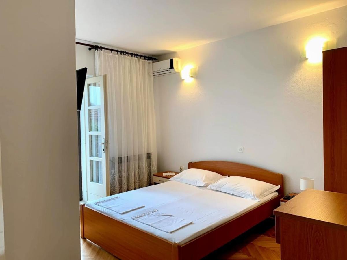 מאקרסקה Obradovic Rooms & Apartments מראה חיצוני תמונה