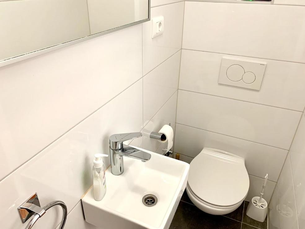 מאקרסקה Obradovic Rooms & Apartments מראה חיצוני תמונה