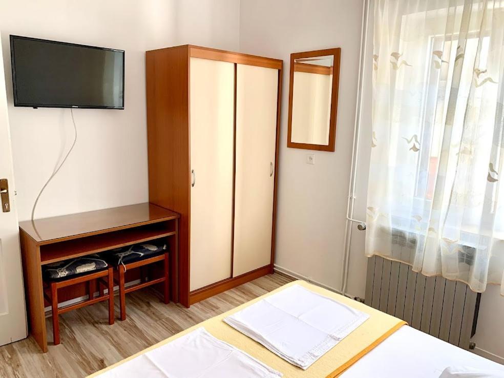 מאקרסקה Obradovic Rooms & Apartments מראה חיצוני תמונה