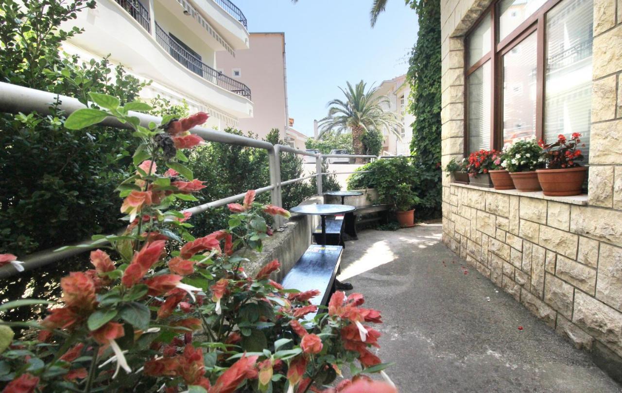 מאקרסקה Obradovic Rooms & Apartments מראה חיצוני תמונה