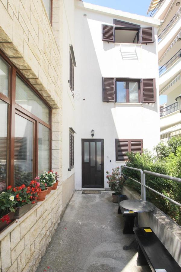 מאקרסקה Obradovic Rooms & Apartments מראה חיצוני תמונה