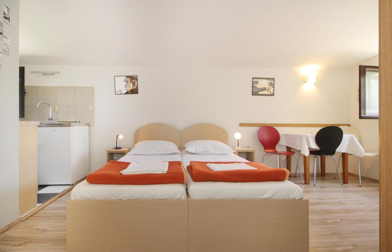 מאקרסקה Obradovic Rooms & Apartments מראה חיצוני תמונה