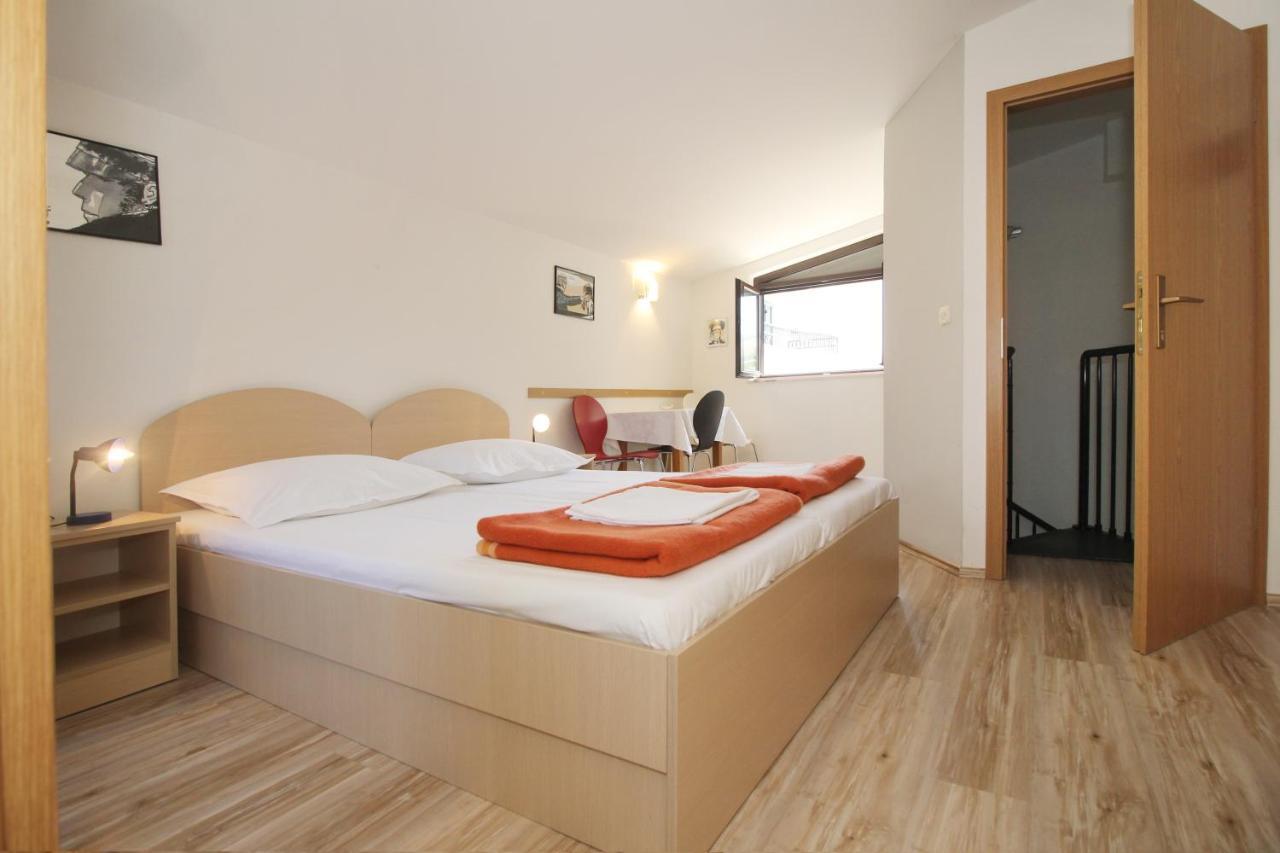 מאקרסקה Obradovic Rooms & Apartments מראה חיצוני תמונה