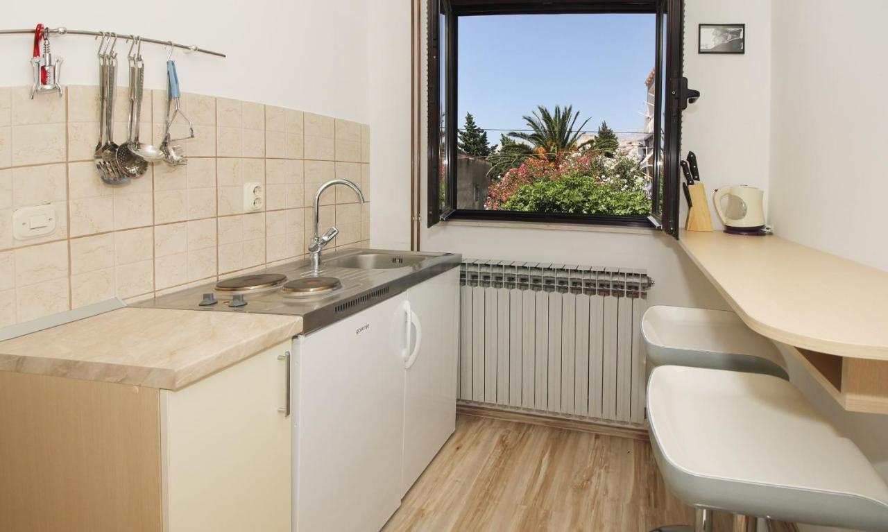 מאקרסקה Obradovic Rooms & Apartments מראה חיצוני תמונה